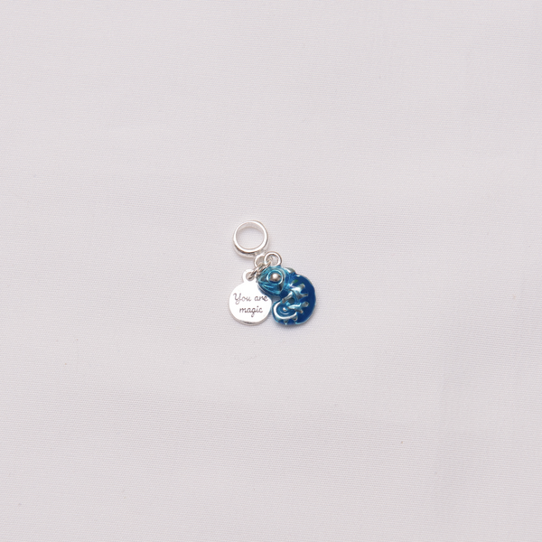 Berloque Camaleão Esmaltado Azul c Medalha Magic