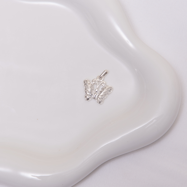 Pingente Borboleta Lisa Trab Vaz Bordas Arredondadas 1,2 cm