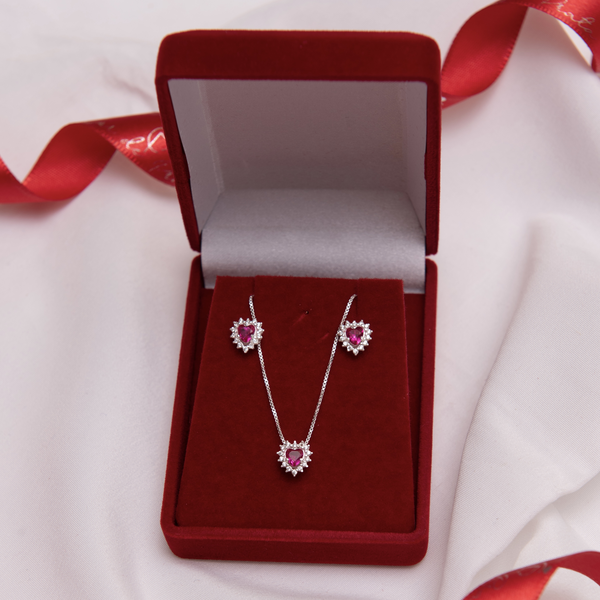 Conjunto Zirconia Coração Rosa Escuro c Moldura Crav Cristal Pontuda 